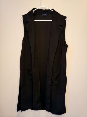 Olivia Blu Sleeveless Long Vest Packets Slit on both sides notch label Size XL